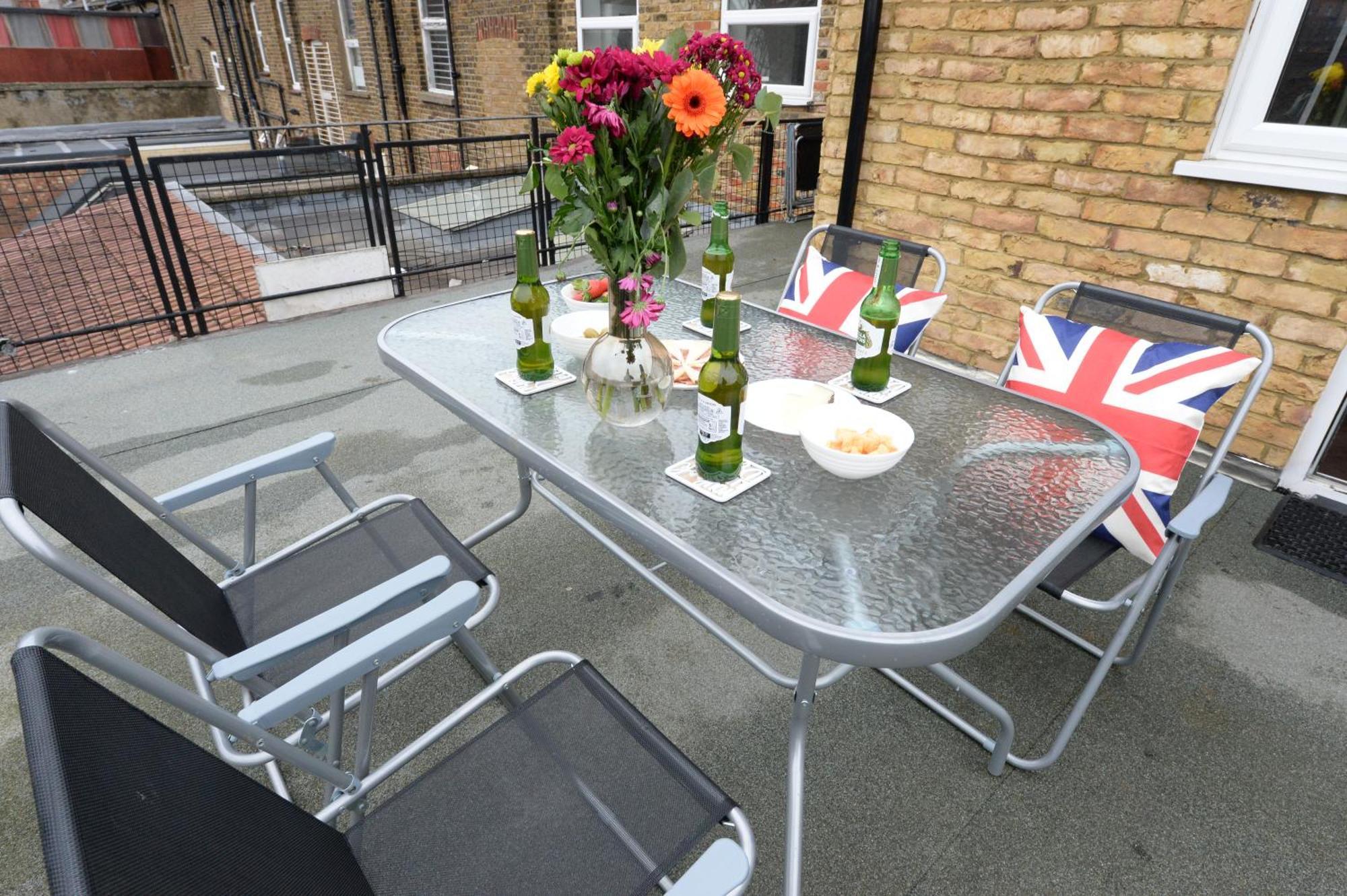 2 Bedroom Flat In Wood Green Piccadilly Line Londra Dış mekan fotoğraf